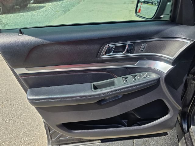 Used 2019 Ford Explorer Sport w/ Ford Safe & Smart Package AWD/4WD image 11