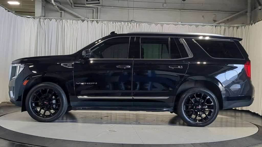 Used 2023 GMC Yukon SLT w/ SLT Premium Package AWD/4WD image 5
