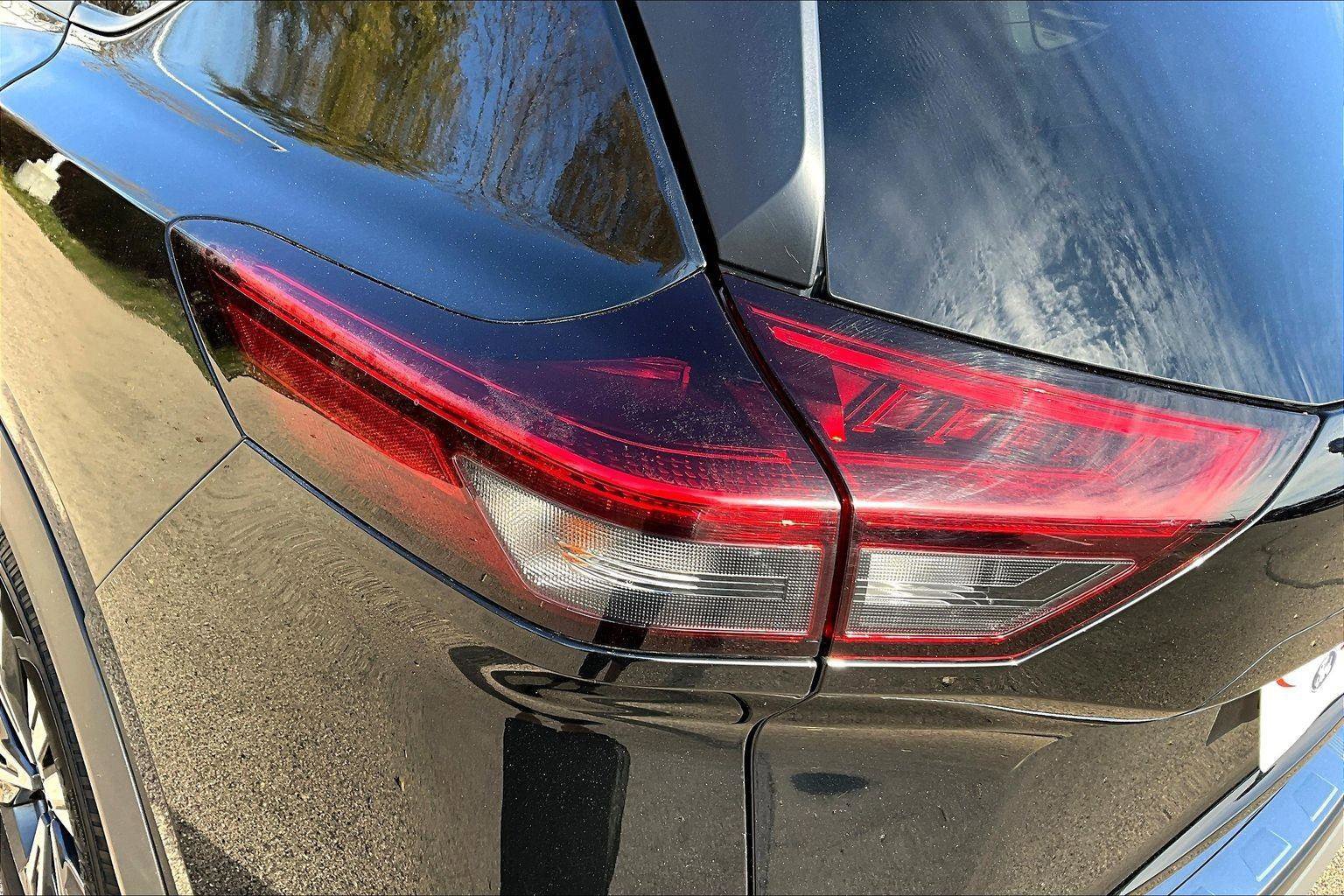 Used 2023 Nissan Rogue SV w/ SV Premium Package image 30