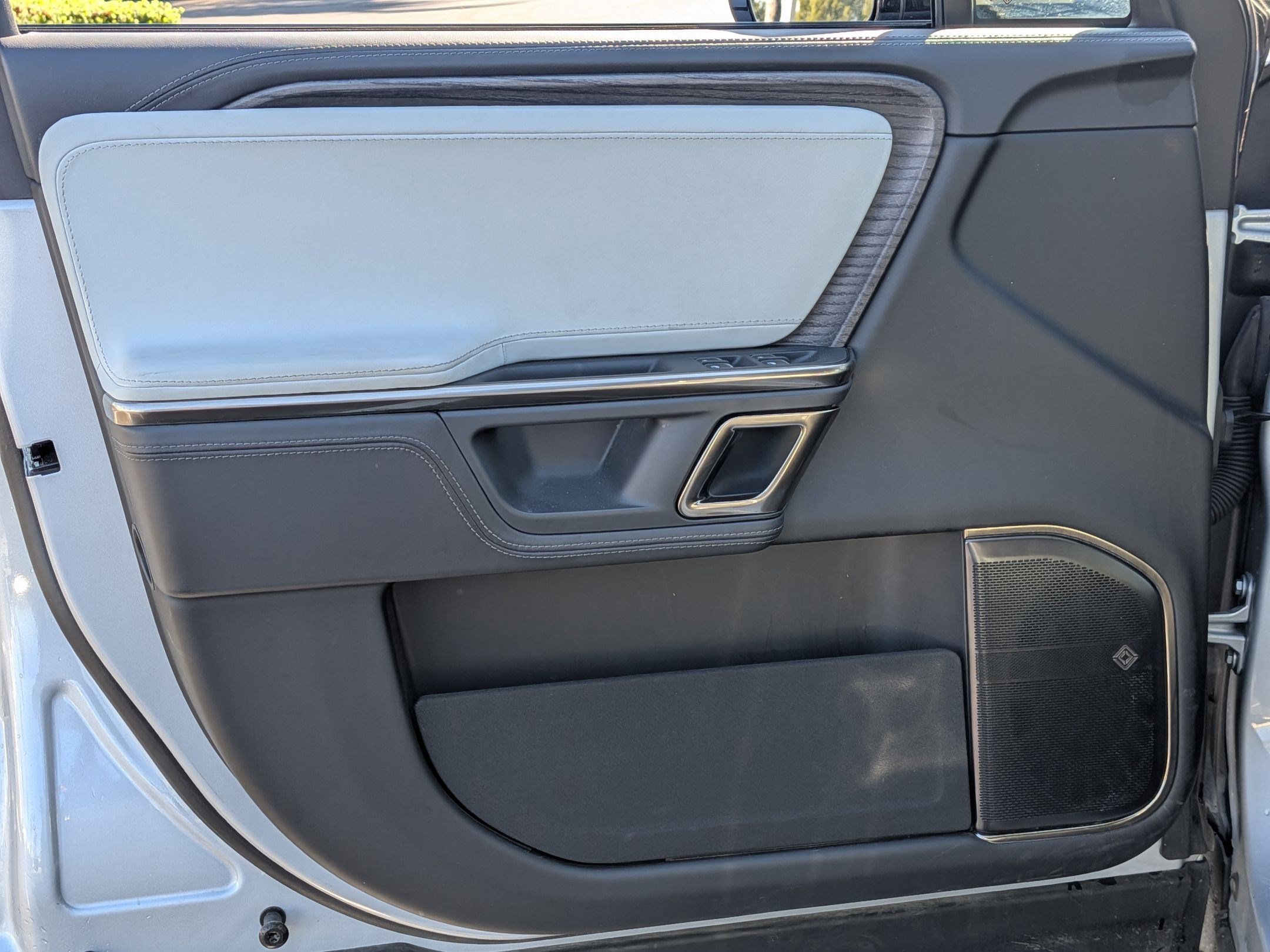 Used 2024 Rivian R1T Adventure image 13