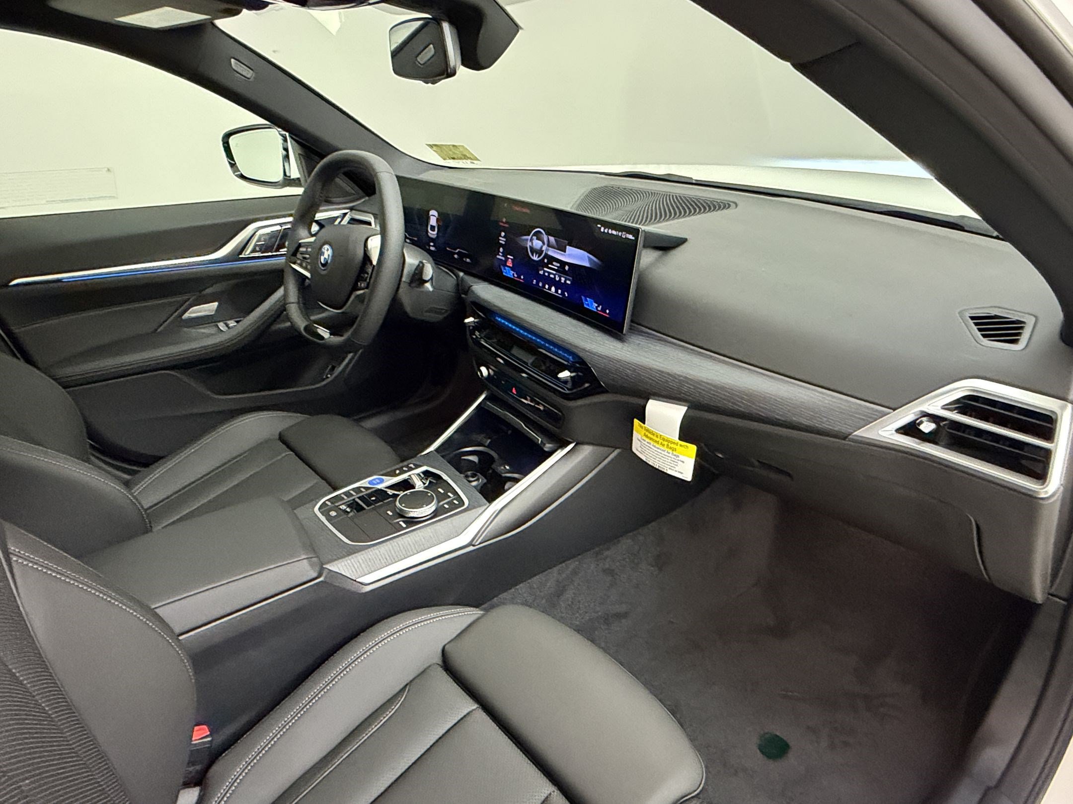 New 2026 BMW i4 eDrive40 w/ Parking Assistance Package RWD image 31