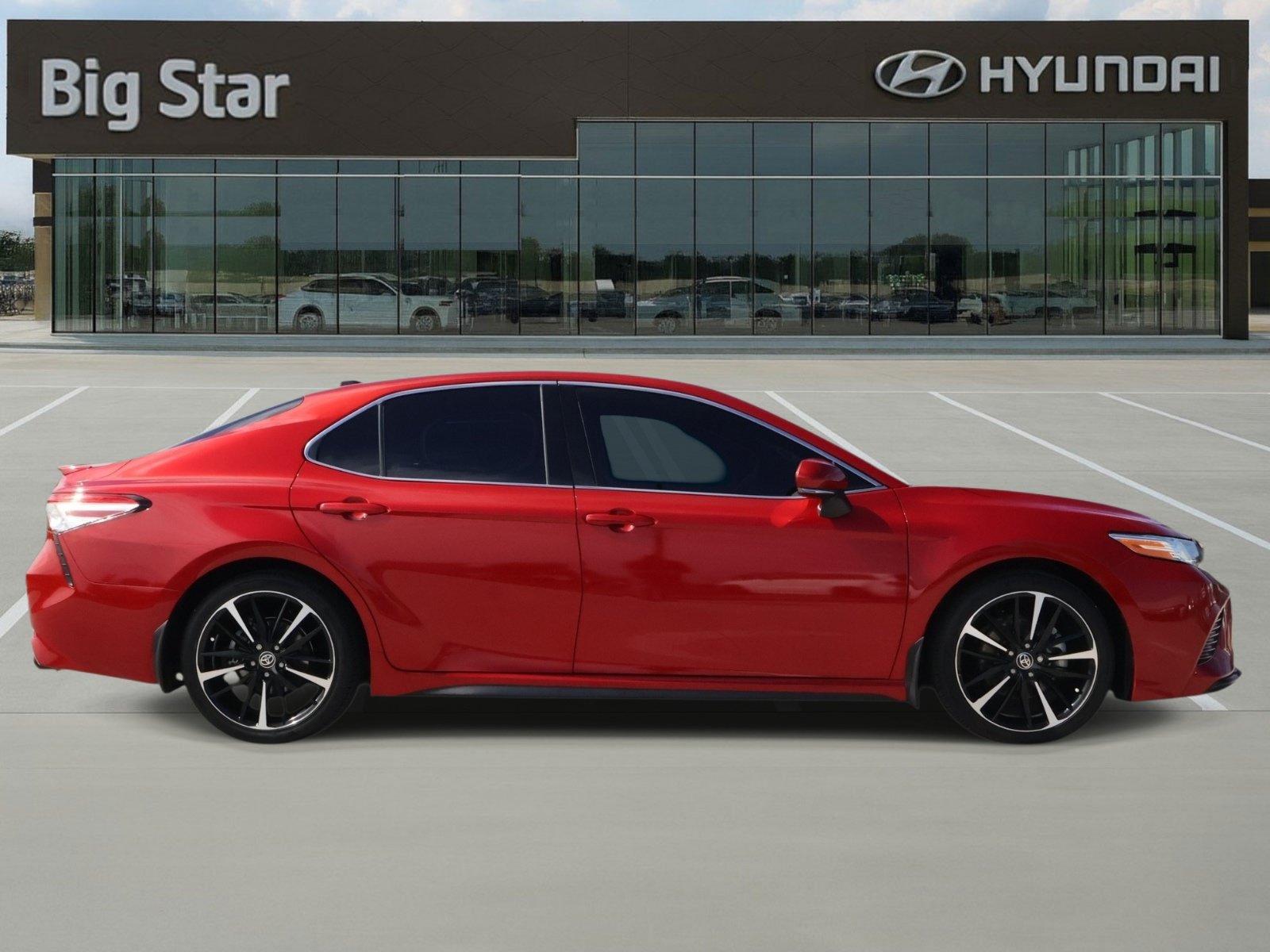 Used 2020 Toyota Camry XSE FWD image 5