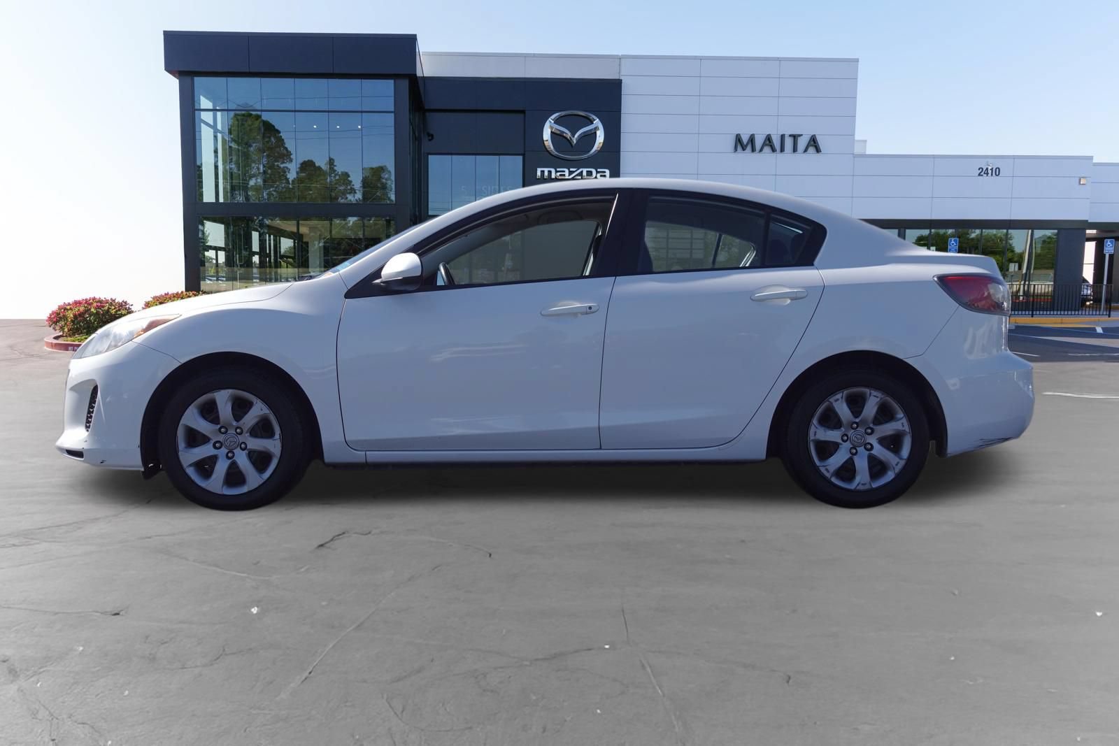Used 2013 MAZDA MAZDA3 i SV FWD image 6