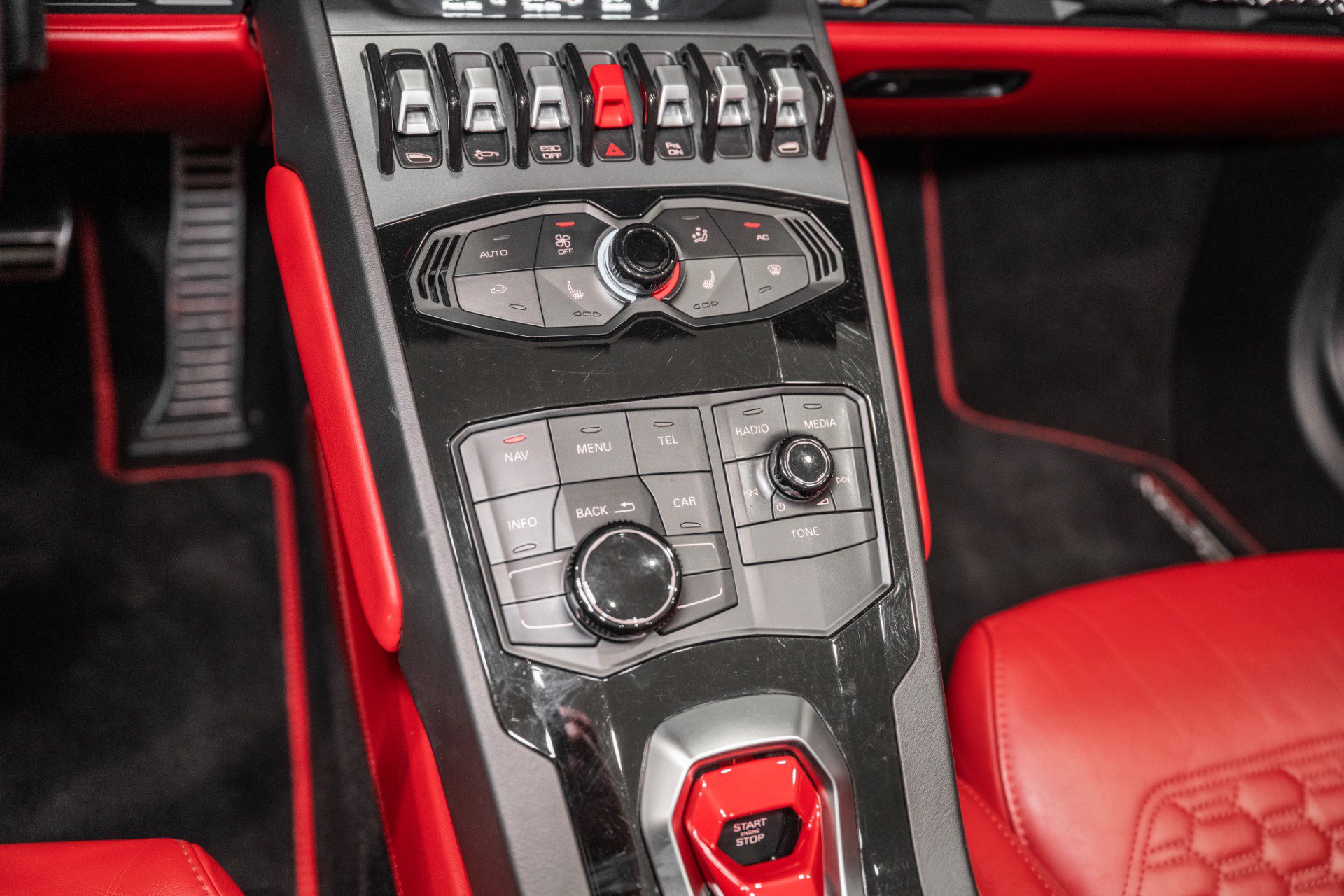 Used 2016 Lamborghini Huracan LP 610-4 AWD/4WD image 31