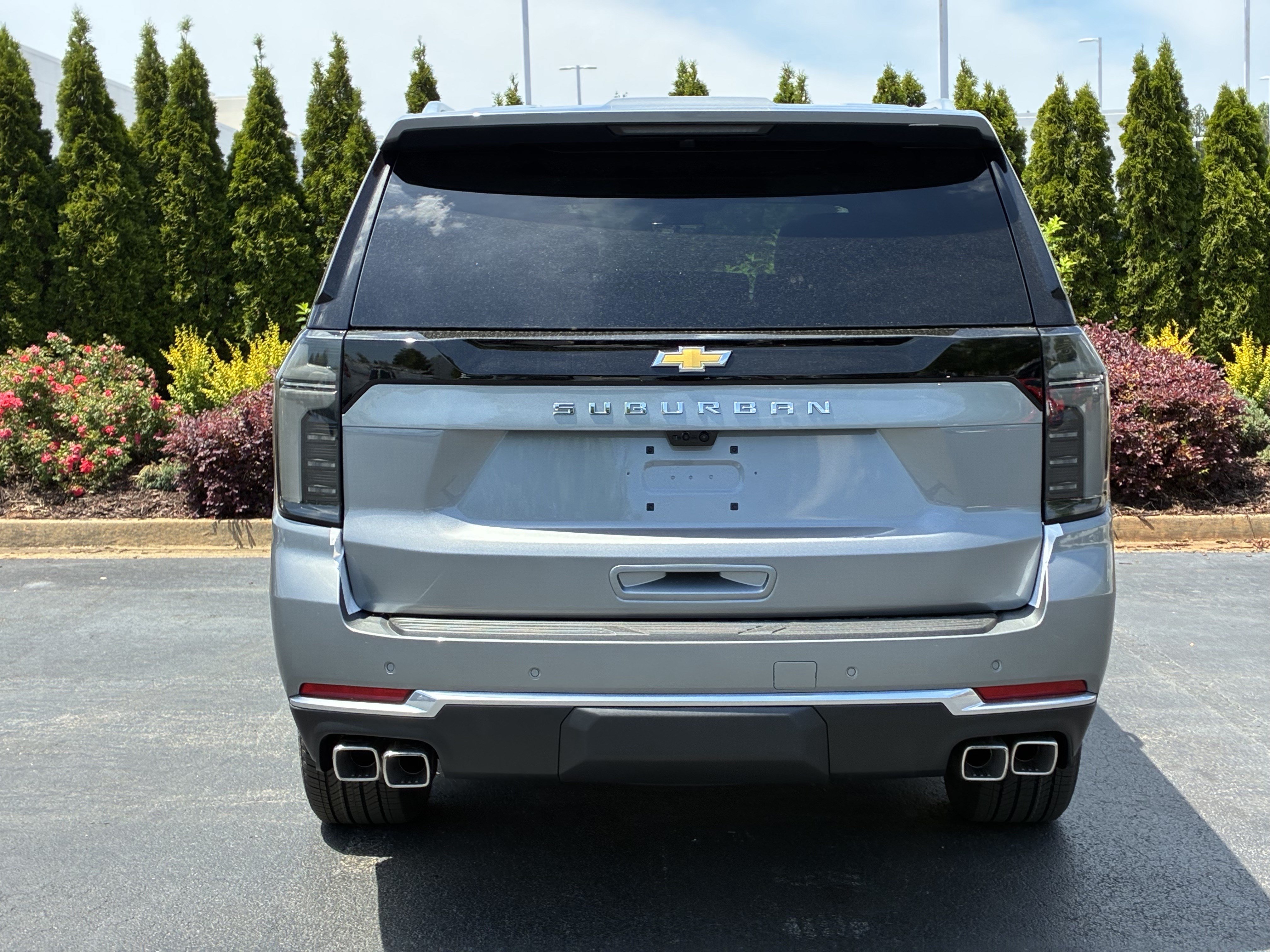 Used 2026 Chevrolet Suburban High Country RWD image 9