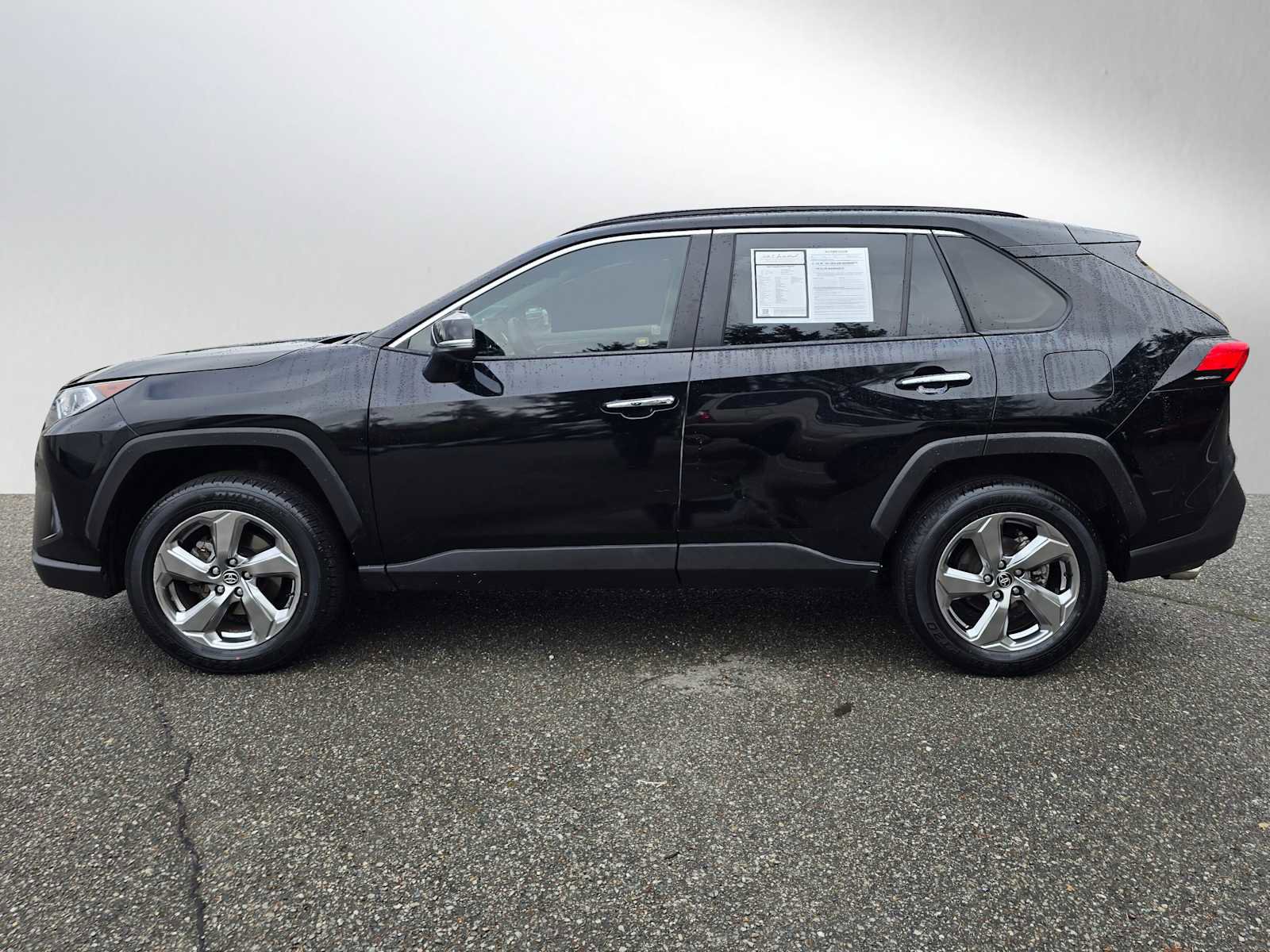Used 2020 Toyota RAV4 Limited image 6