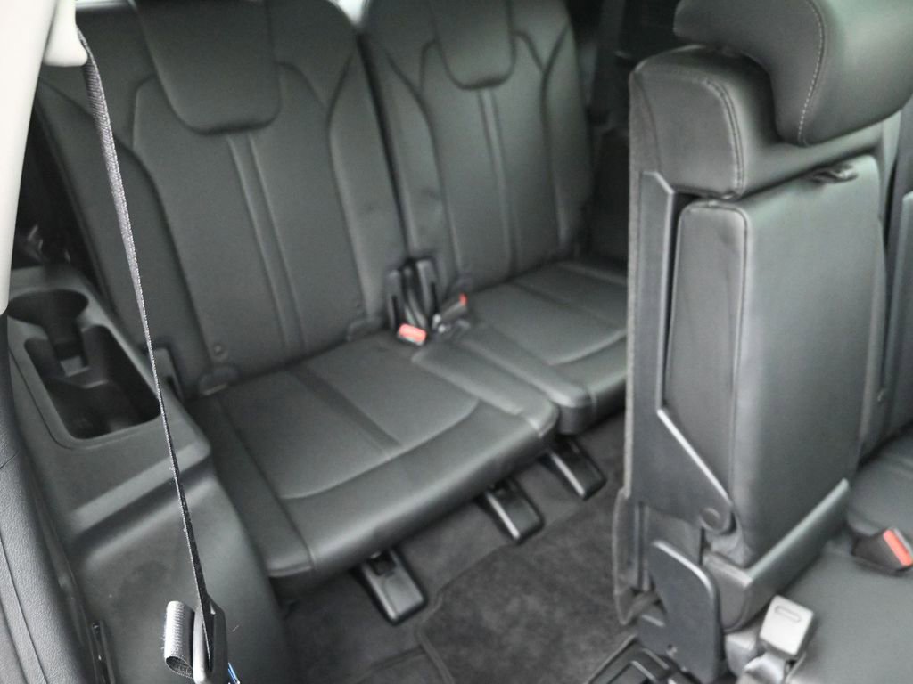 Used 2023 Kia Sorento S w/ Panoramic Sunroof Package image 9