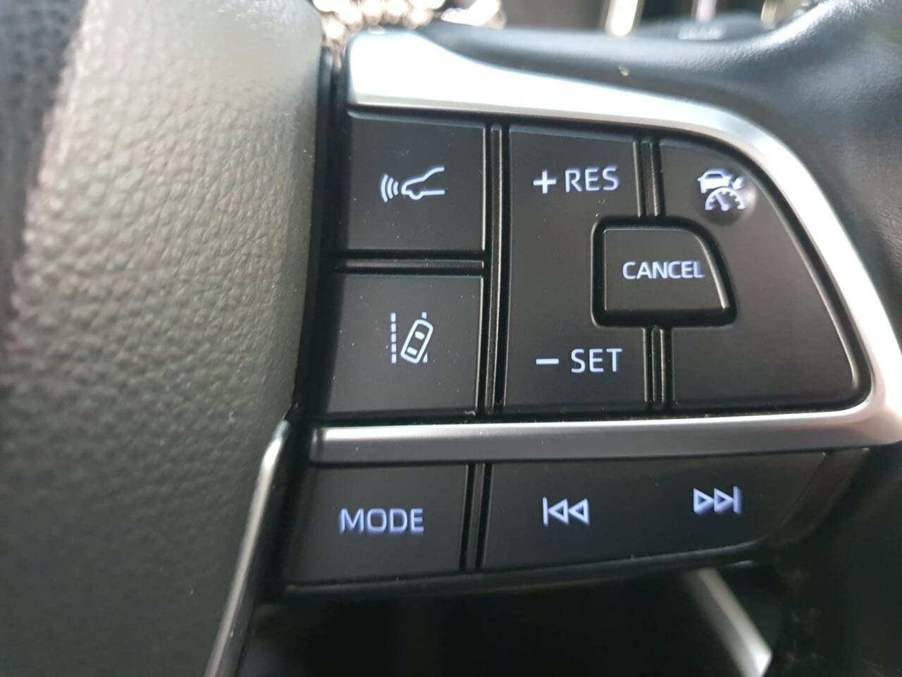 Used 2021 Toyota Highlander XLE image 42