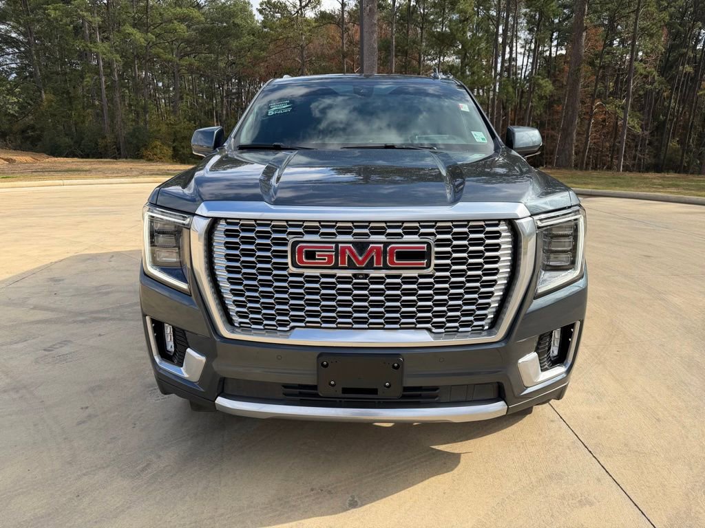 Used 2021 GMC Yukon Denali w/ Denali Premium Package image 8