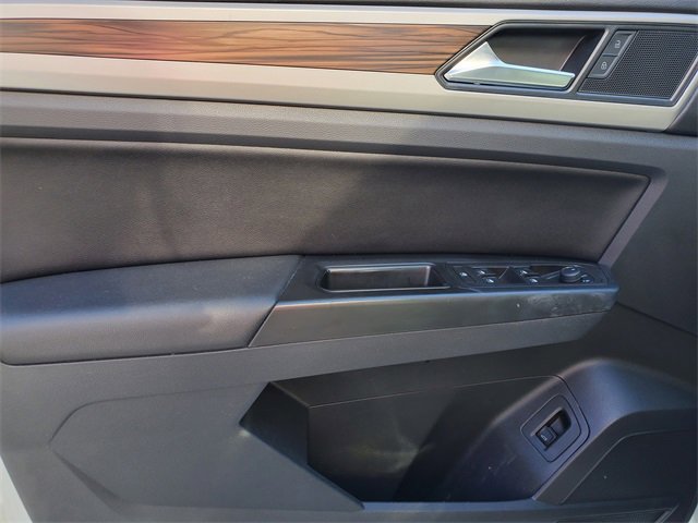 Used 2021 Volkswagen Atlas SE image 16