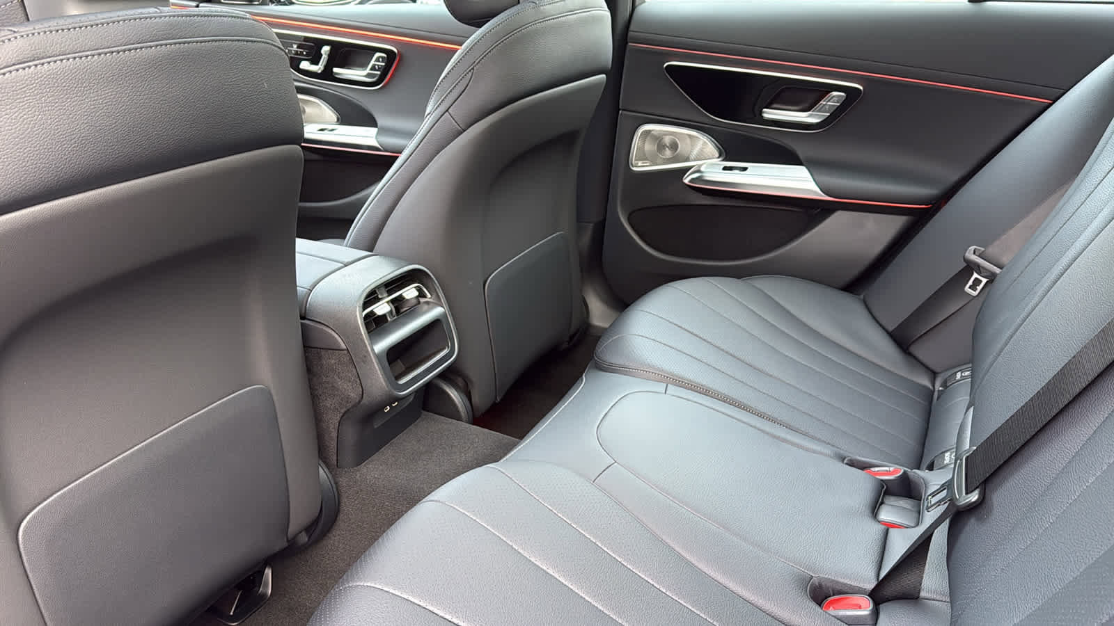 New 2026 Mercedes-Benz E 350 4MATIC Sedan image 29