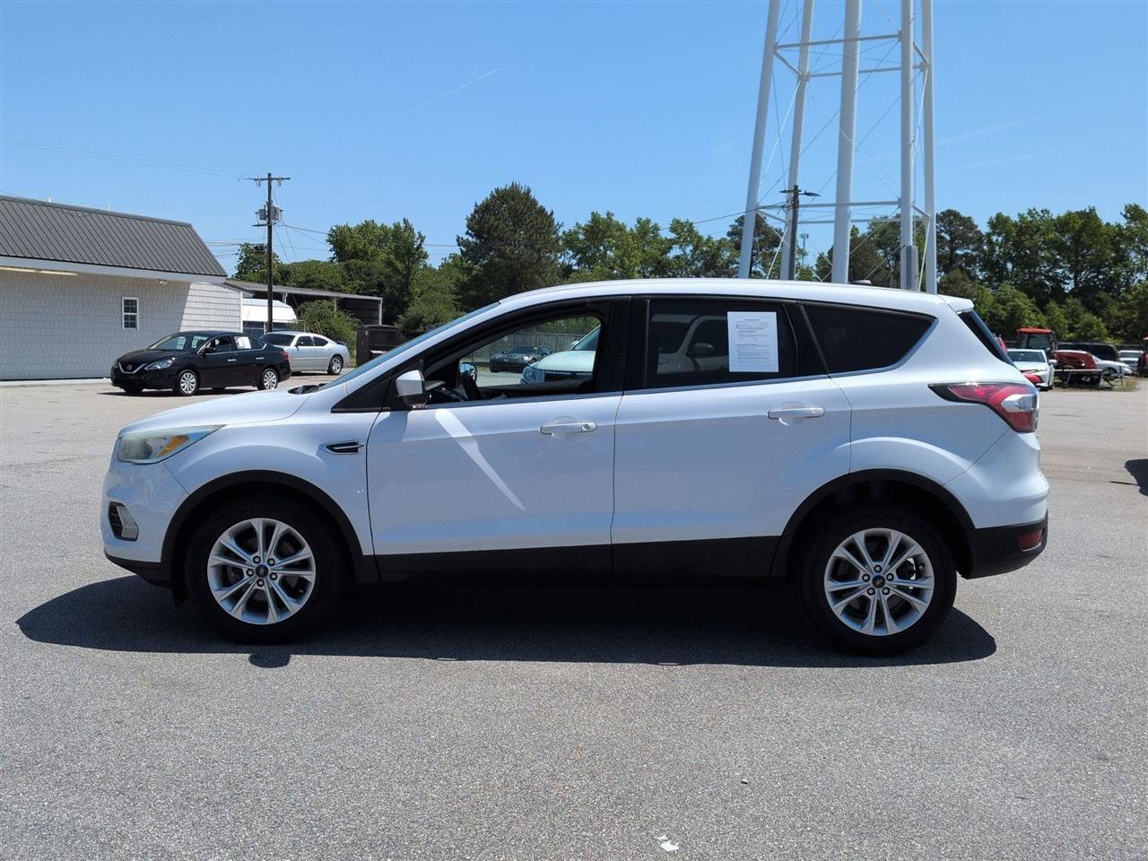 Used 2017 Ford Escape SE FWD image 6