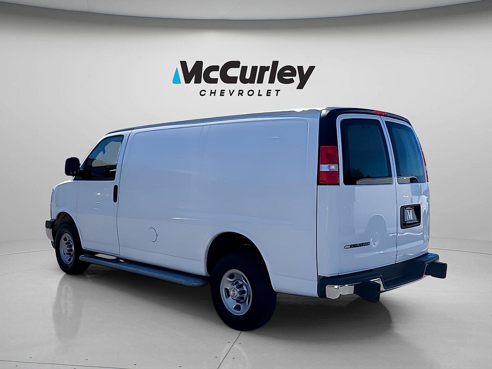 Used 2024 Chevrolet Express 2500 w/ Driver Convenience Package RWD image 5