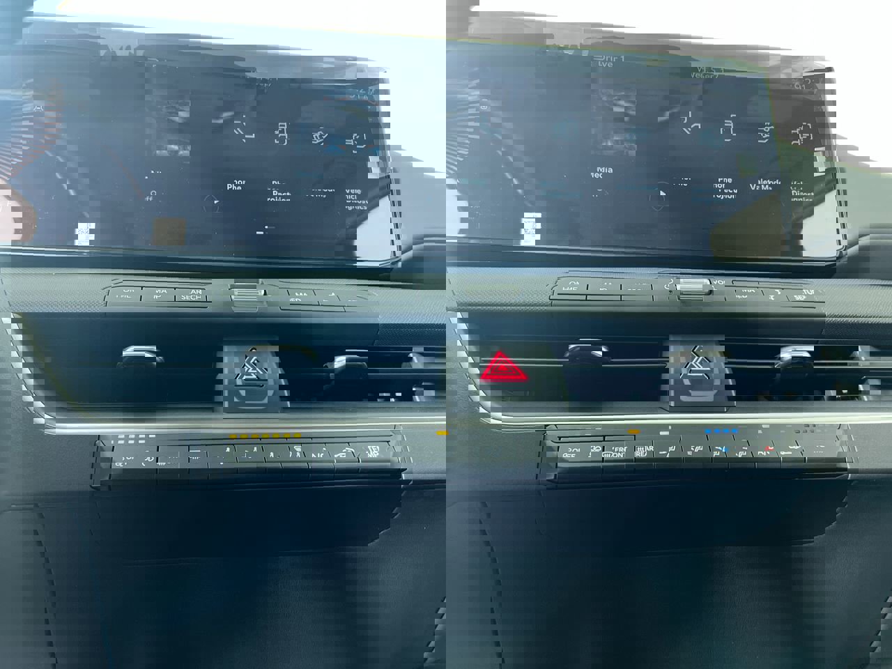 New 2025 Kia K4 LXS image 26