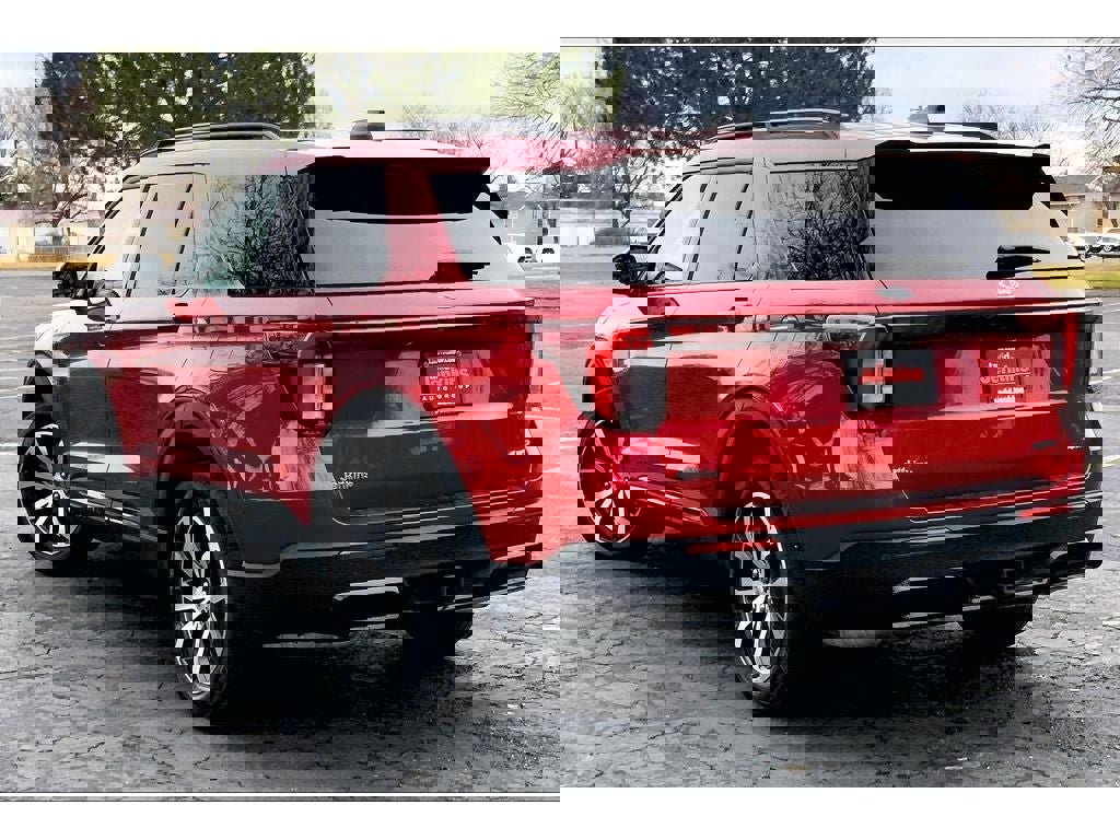 New 2025 Ford Explorer ST-Line image 3