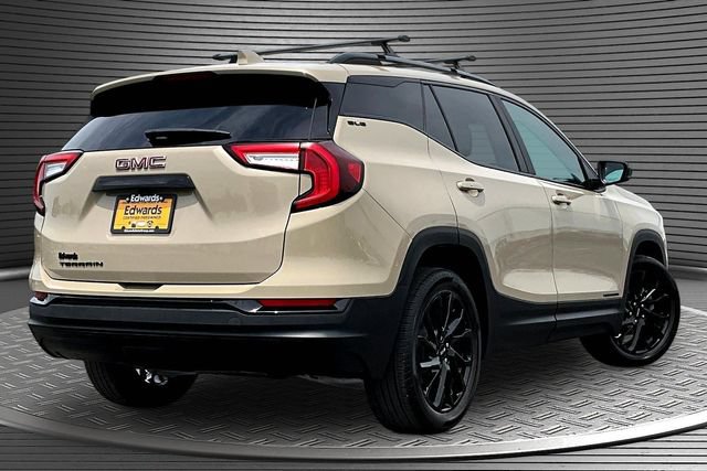 Used 2023 GMC Terrain SLE w/ Driver Convenience Package FWD image 6