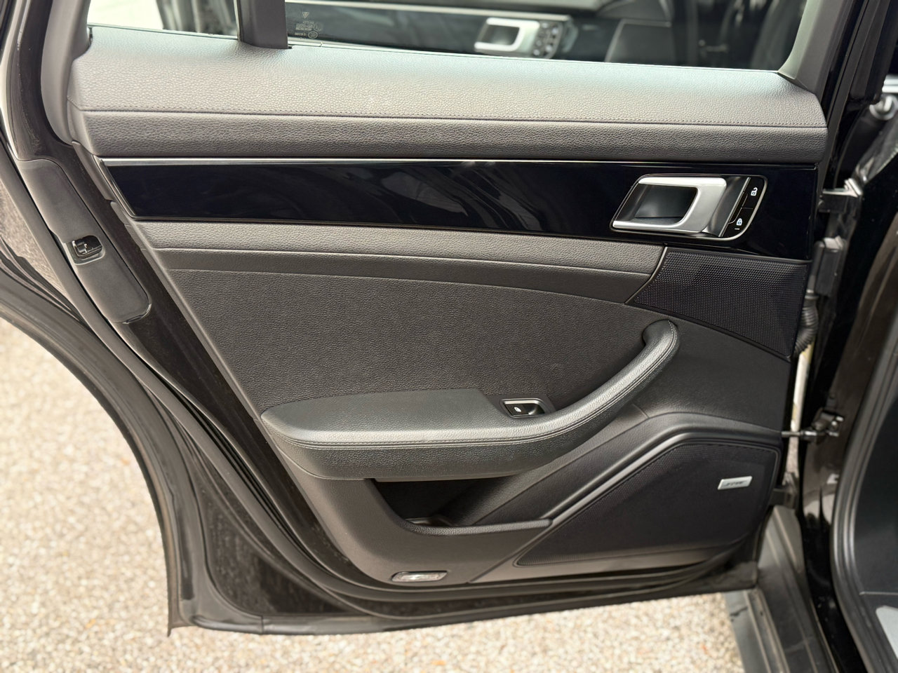 Used 2019 Porsche Panamera 4 image 55