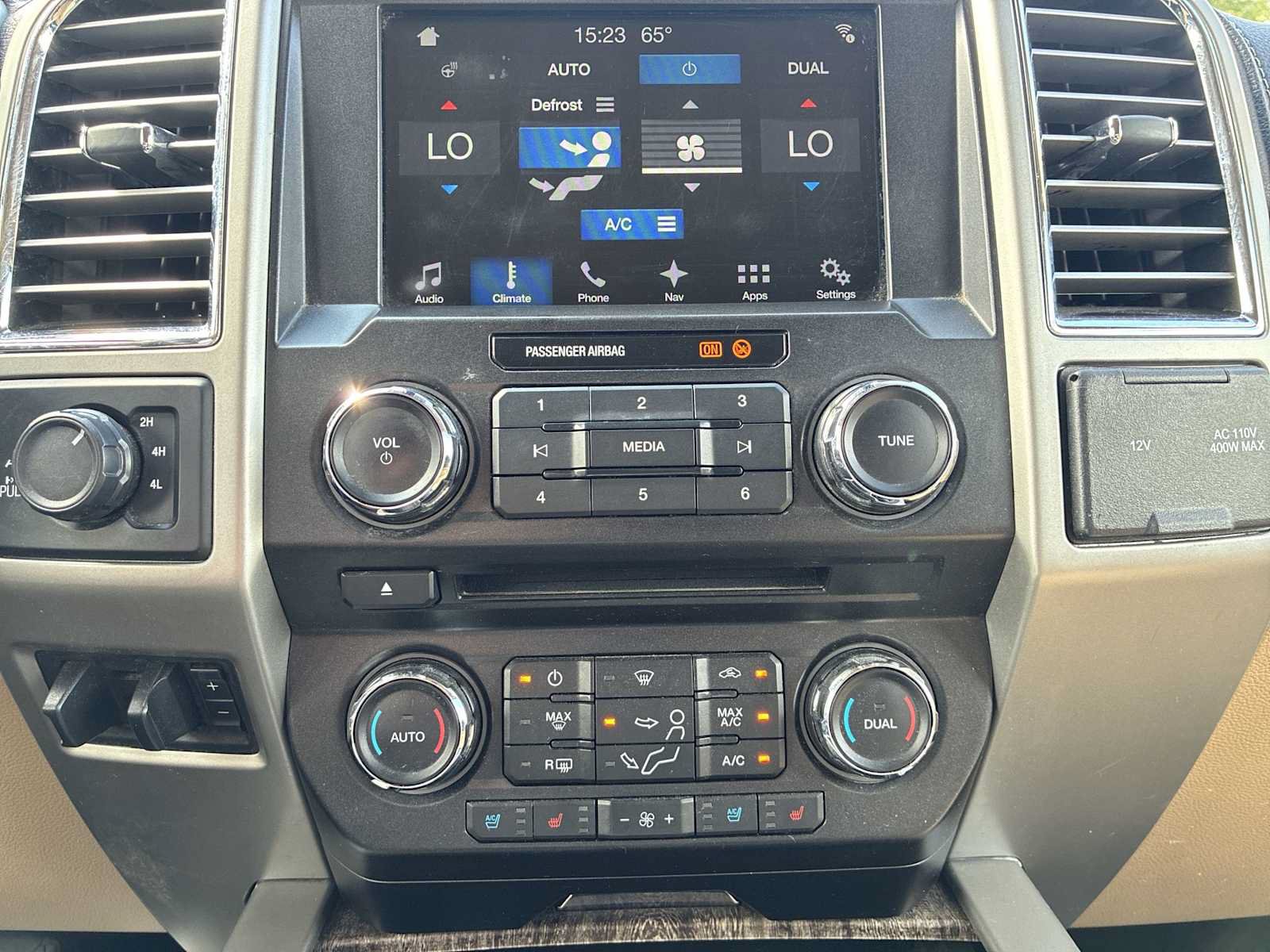 Used 2017 Ford F350 Lariat w/ Lariat Ultimate Package AWD/4WD image 17