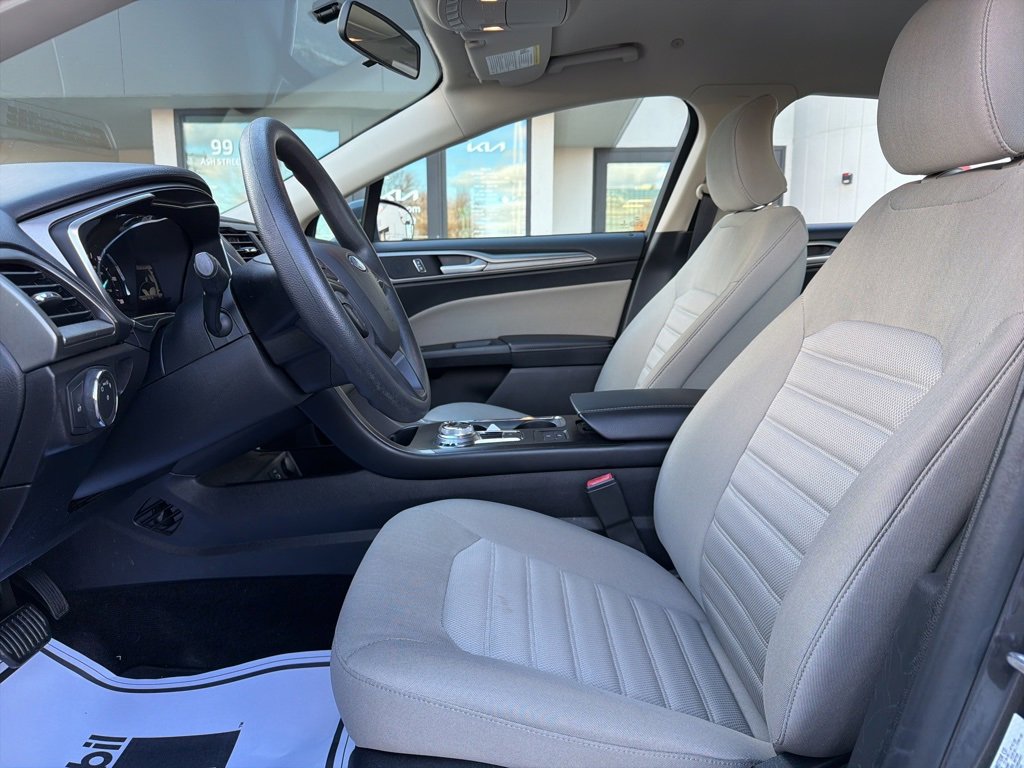 Used 2018 Ford Fusion S image 27