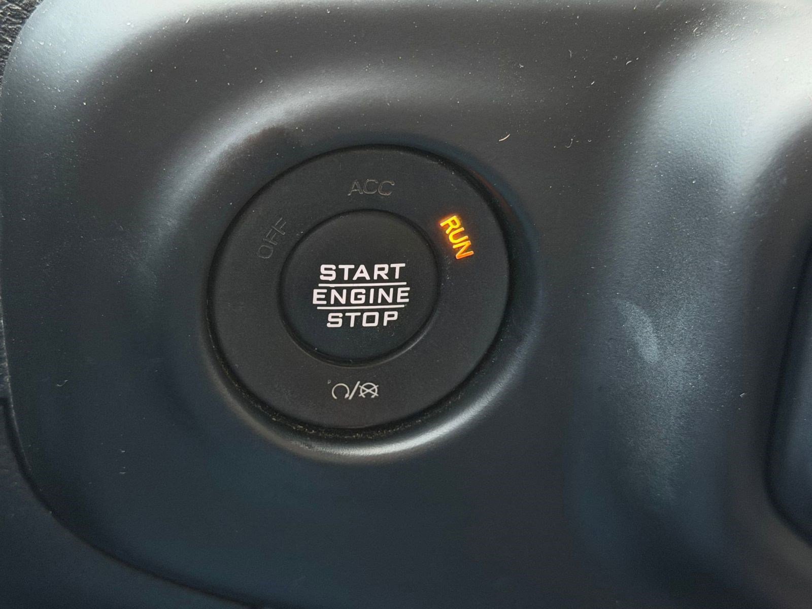 Used 2021 Jeep Wrangler Unlimited Sahara AWD/4WD image 32