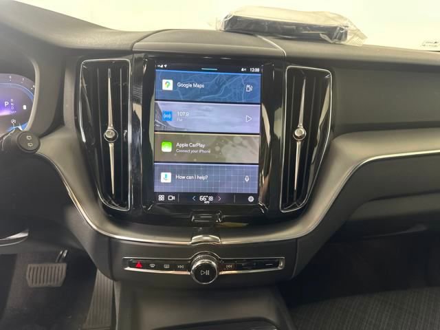 Used 2022 Volvo XC60 B5 Momentum image 20