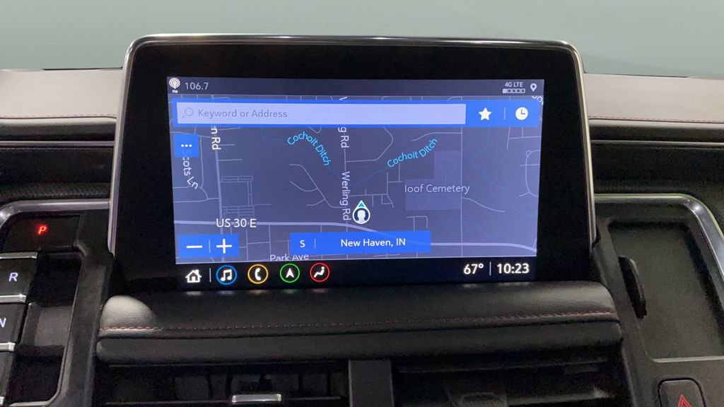 Used 2021 Chevrolet Suburban RST w/ Luxury Package image 19