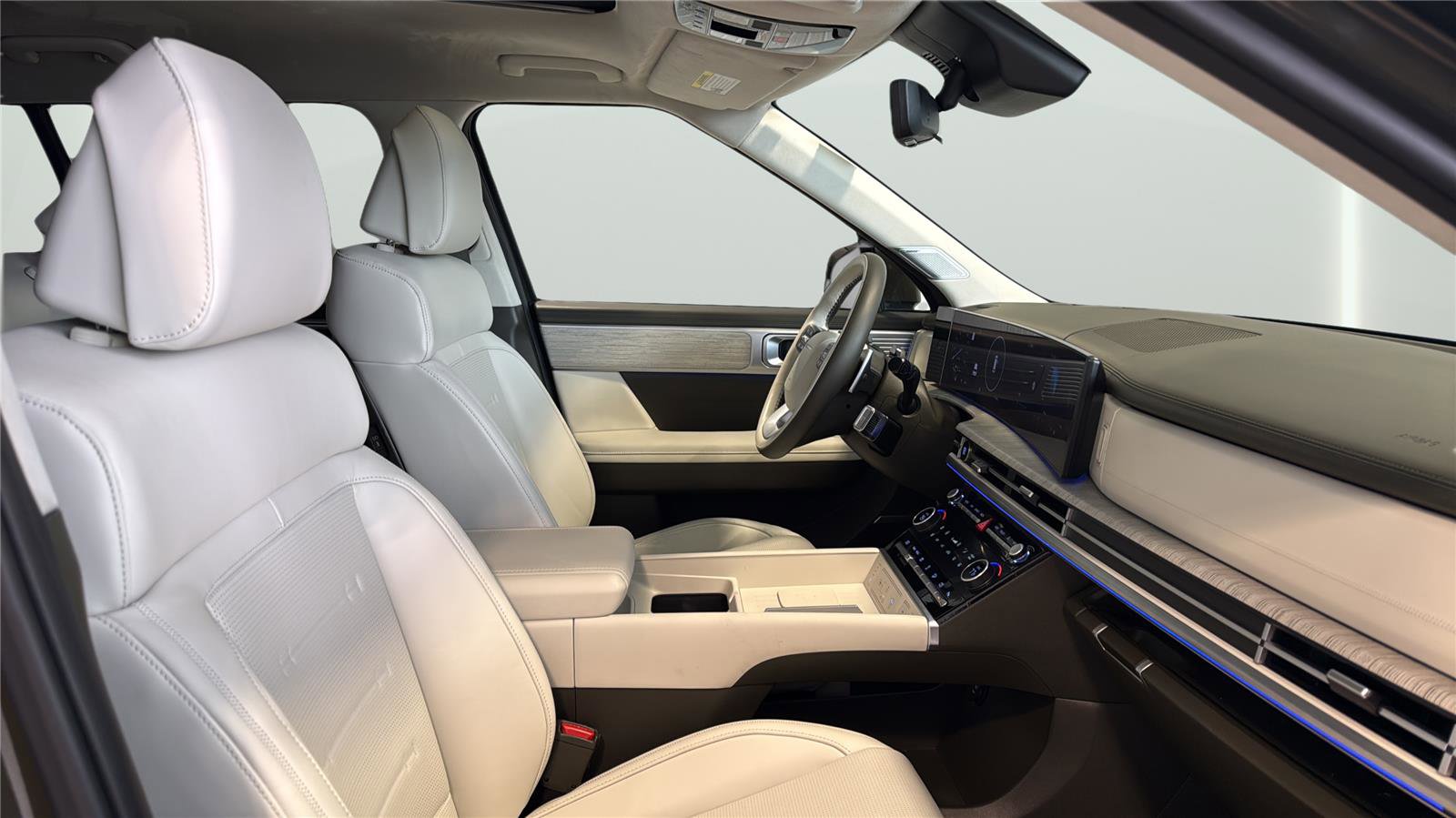 Used 2025 Hyundai Santa Fe Calligraphy AWD/4WD image 16