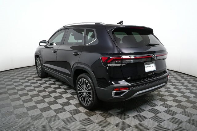 New 2026 Volkswagen Taos SE image 28