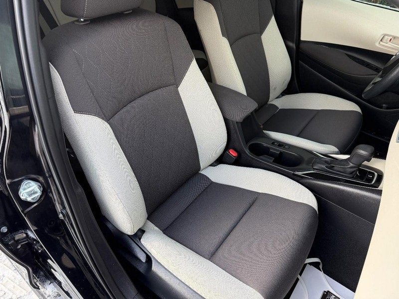 Used 2025 Toyota Corolla LE image 11