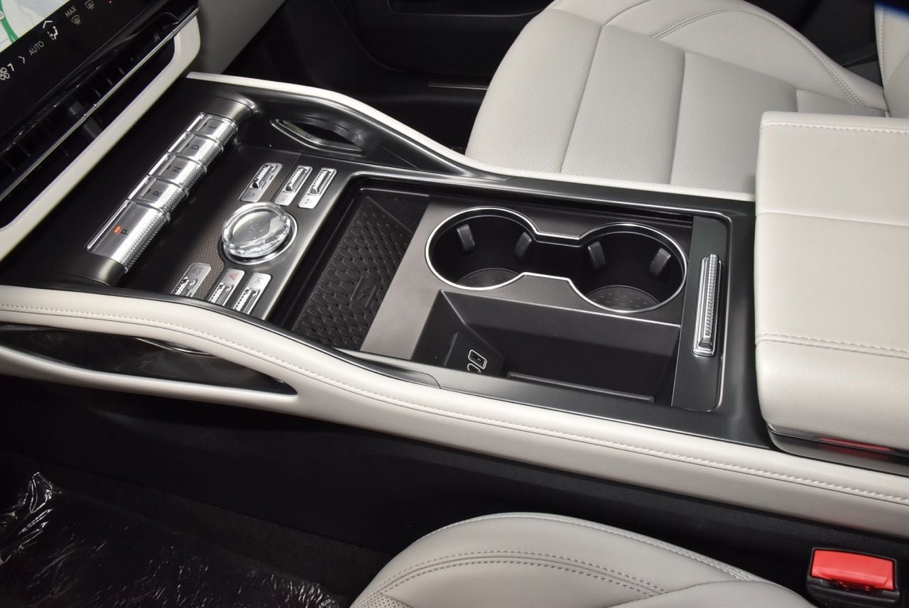 New 2026 Lincoln Nautilus Premier AWD/4WD image 32