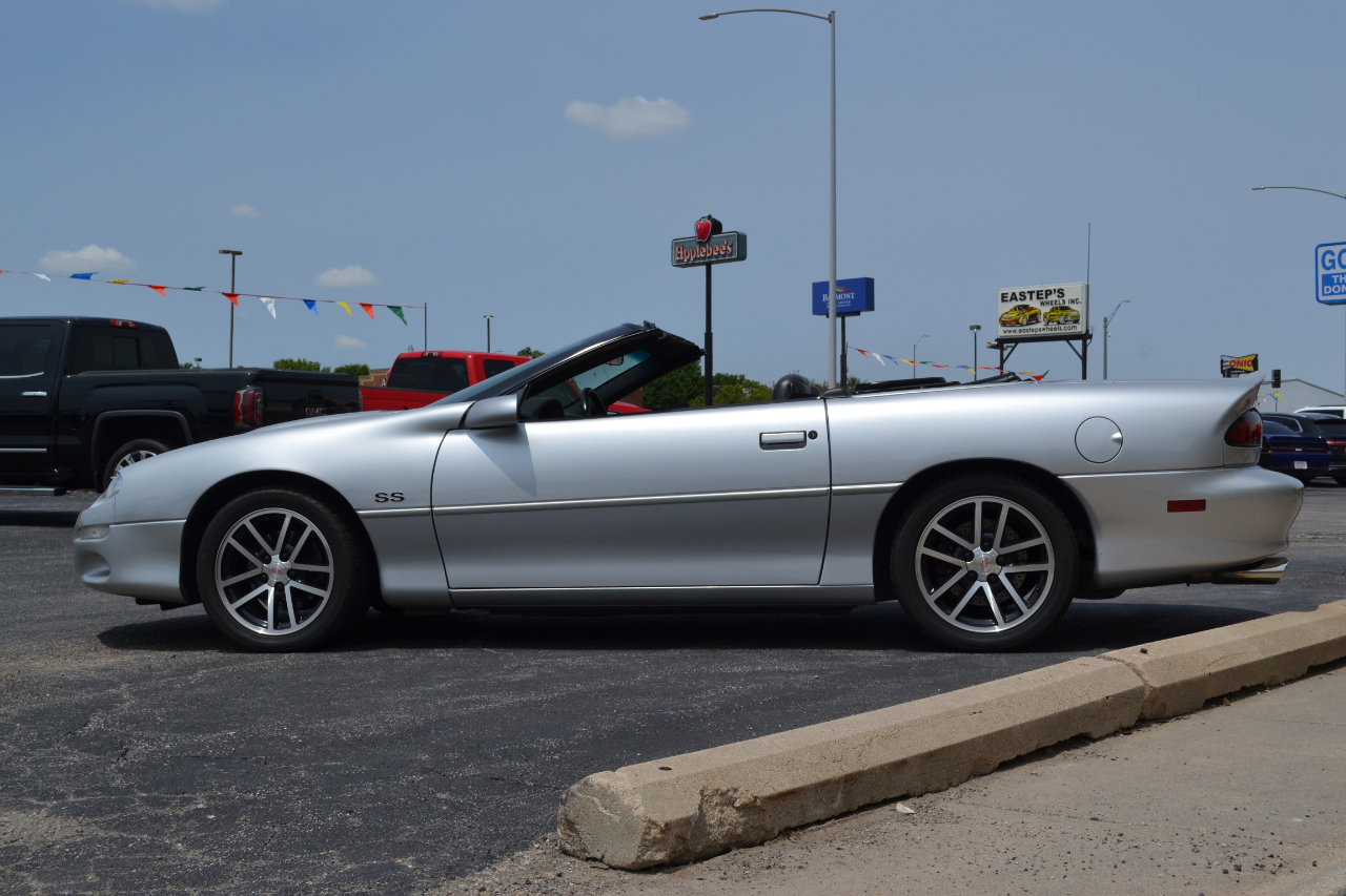 Used 2002 Chevrolet Camaro Z28 w/ SS Performance/Appearance Pkg image 4