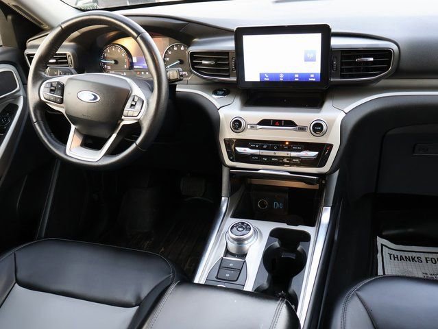 Used 2022 Ford Explorer XLT w/ Equipment Group 202A image 17