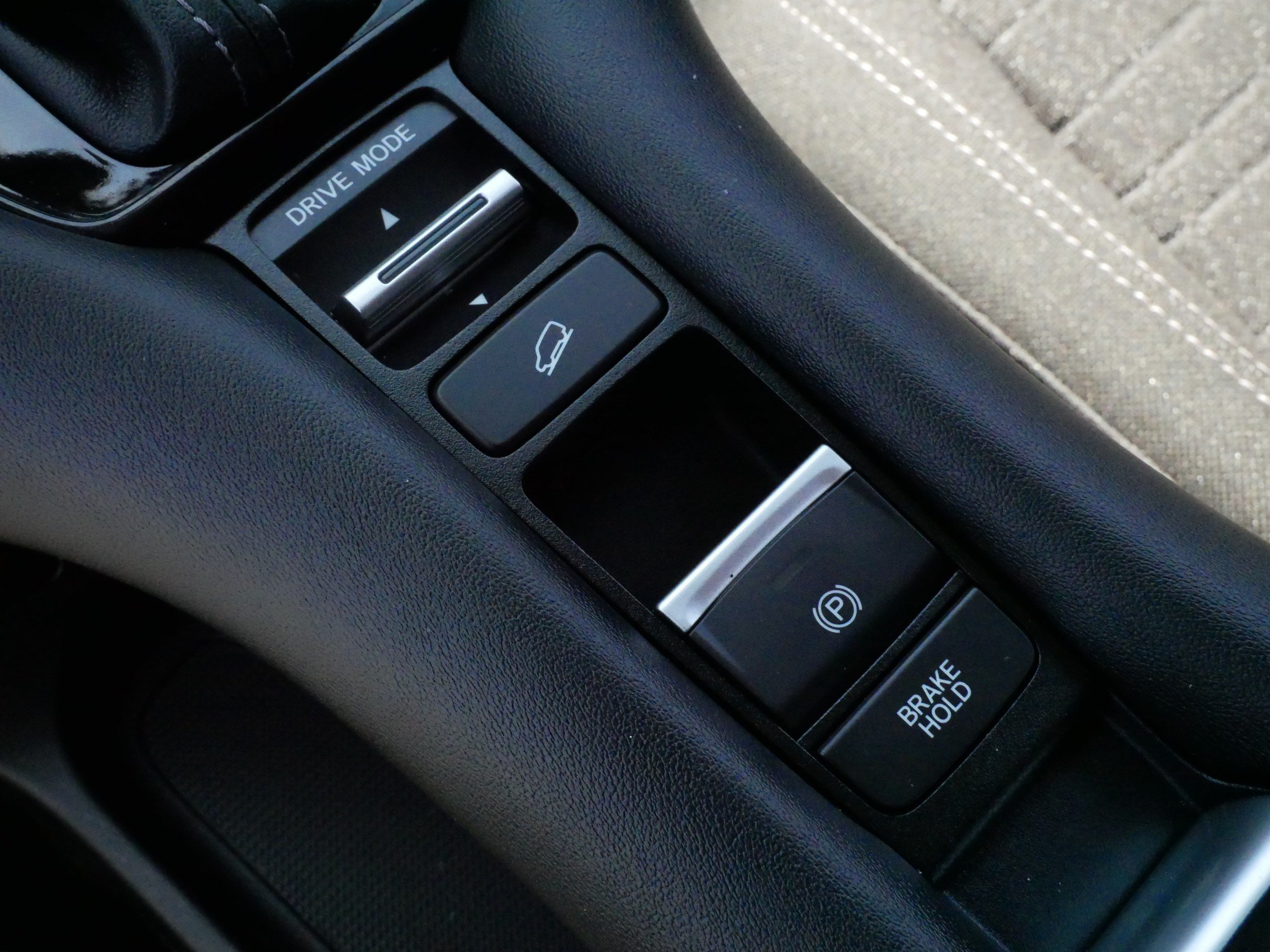 Used 2024 Honda HR-V LX image 25