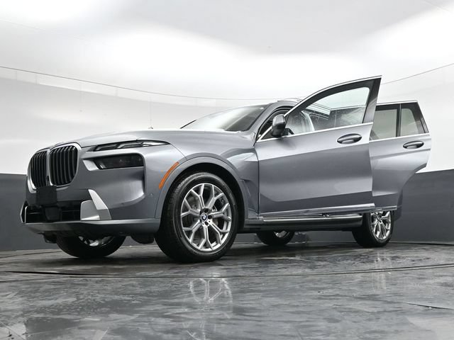 Used 2024 BMW X7 xDrive40i AWD/4WD image 45
