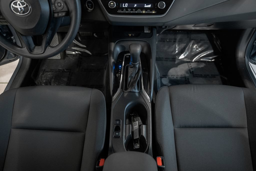 Used 2025 Toyota Corolla LE w/ LE Premium Package FWD image 21