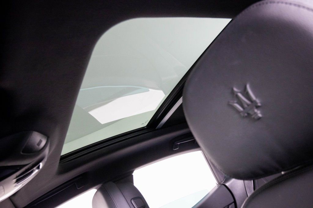 Used 2023 Maserati Levante Modena image 27
