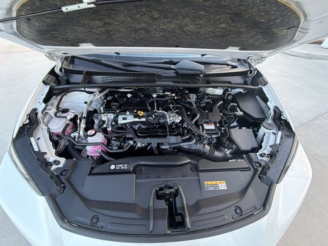 Certified 2025 Toyota Prius LE FWD image 32