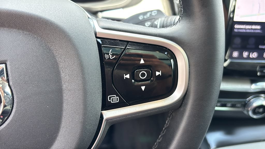 Certified 2025 Volvo XC60 T8 Plus w/ Protection Package Premier AWD/4WD image 17