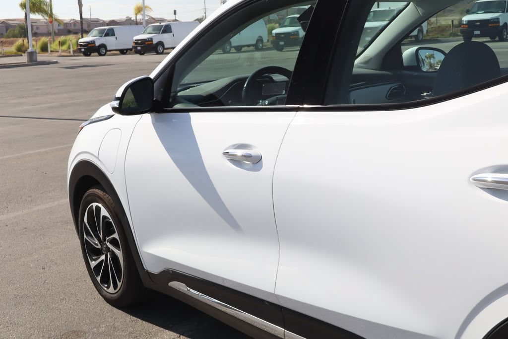 Used 2023 Chevrolet Bolt EUV Premier w/ Super Cruise Package FWD image 17