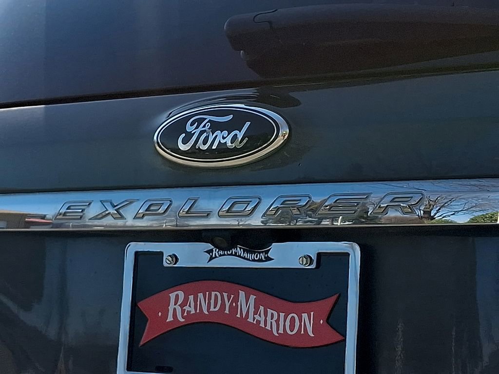 Used 2015 Ford Explorer XLT w/ Equipment Group 202B image 30