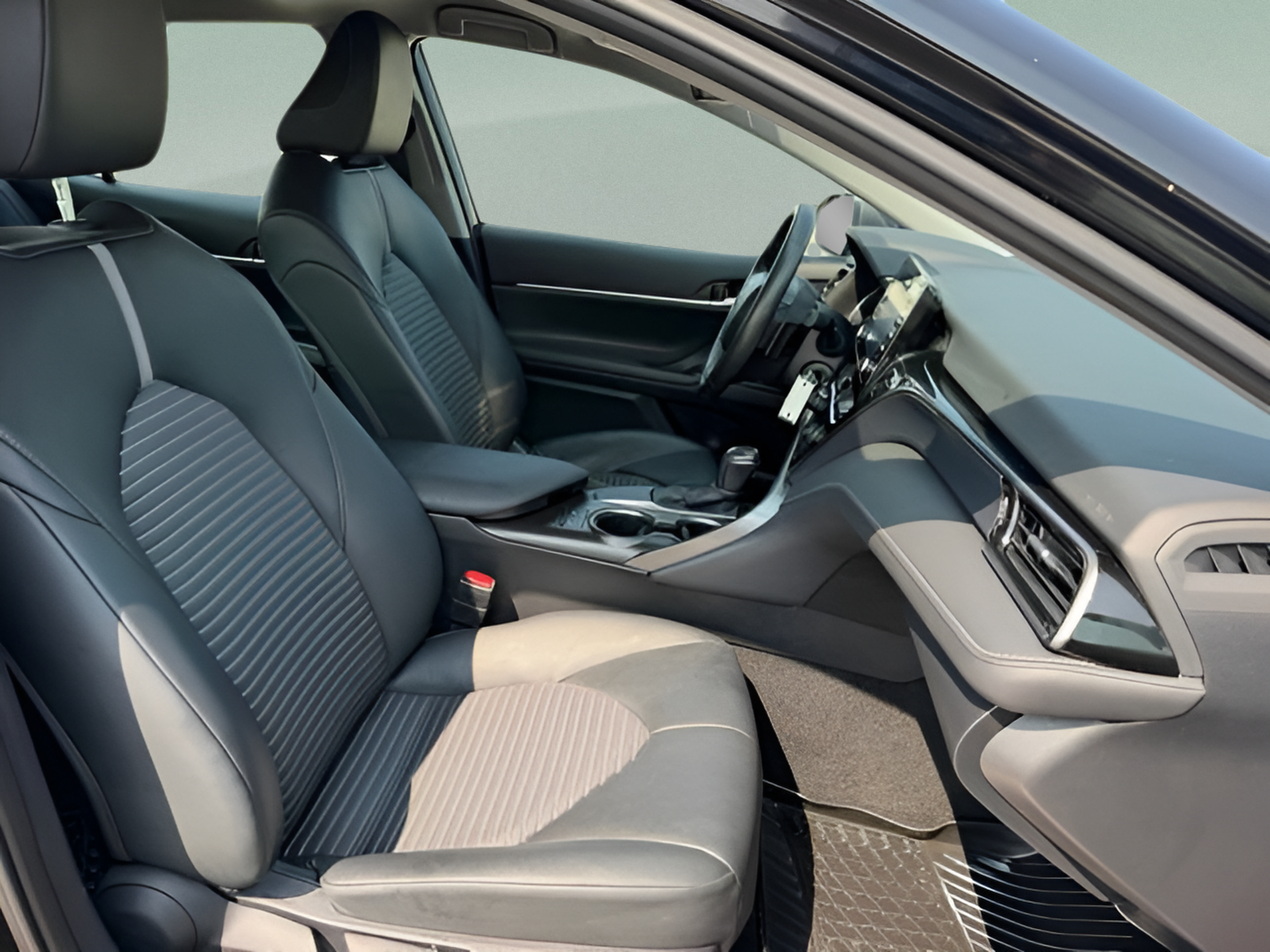 Used 2024 Toyota Camry SE FWD image 28