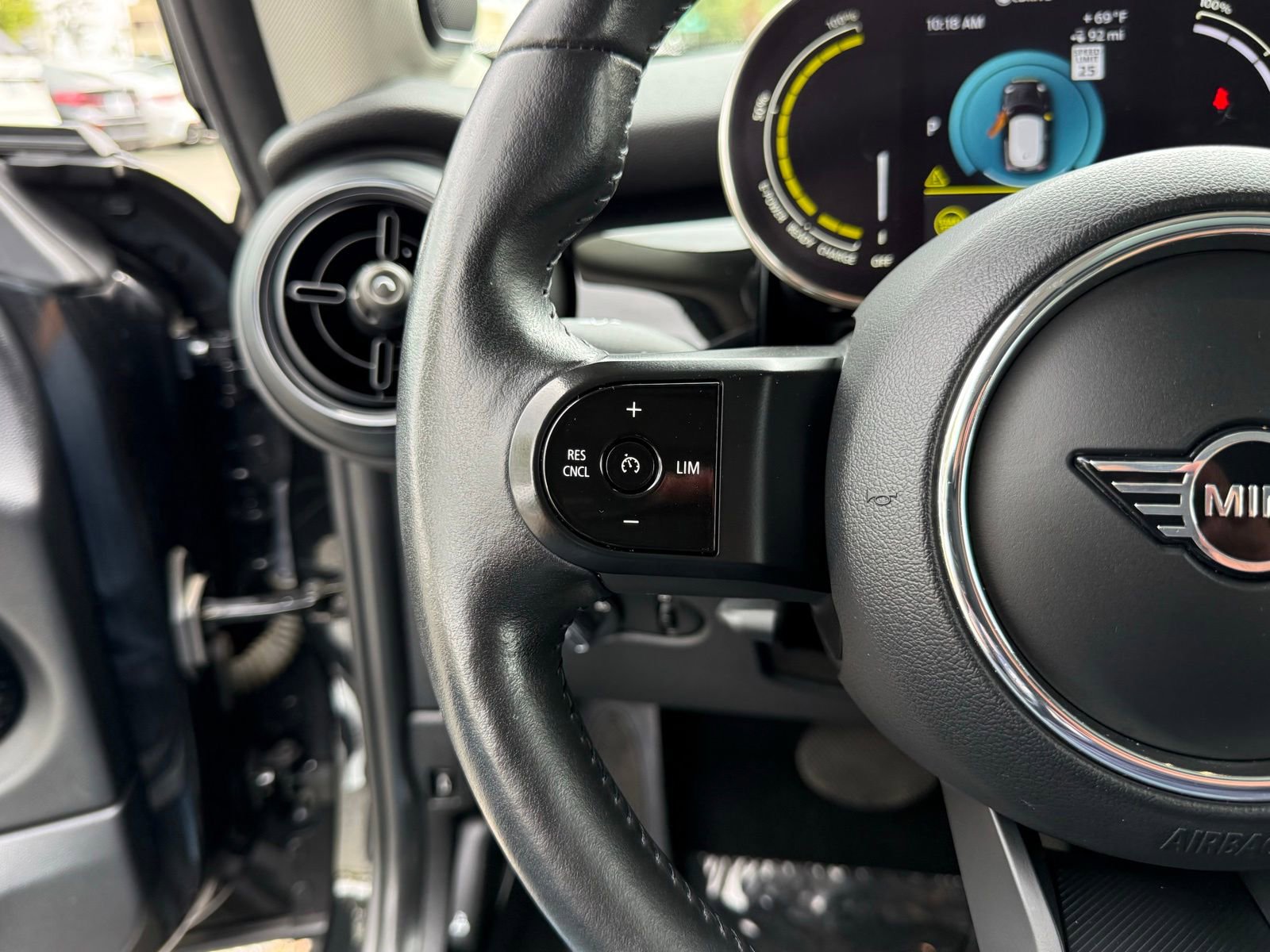 Used 2024 MINI Cooper SE FWD image 24