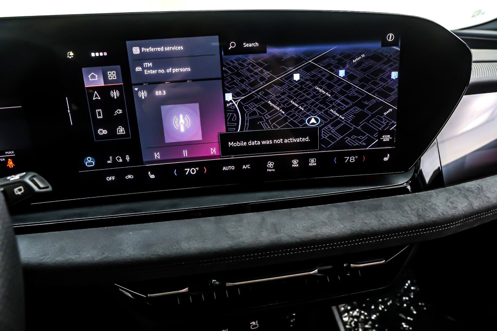 Used 2025 Audi SQ6 e-tron Prestige w/ Red Edition One image 21