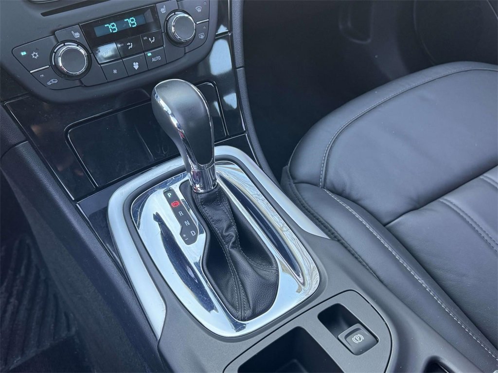 Used 2013 Buick Regal Premium image 24