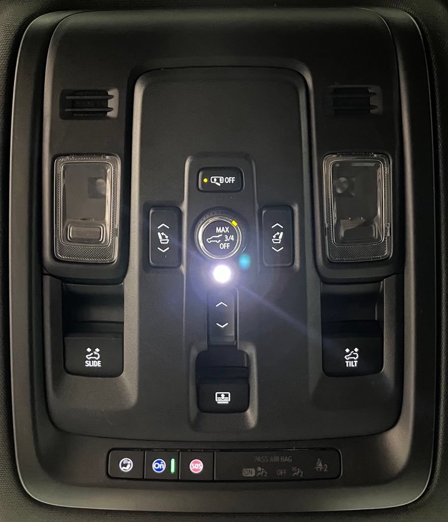 Used 2025 GMC Yukon XL Denali w/ Sun & Power Step Package AWD/4WD image 41