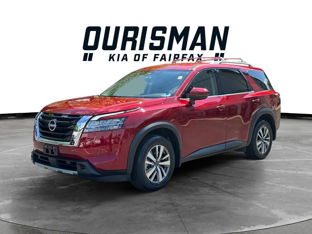 Used 2023 Nissan Pathfinder SL AWD/4WD image 2