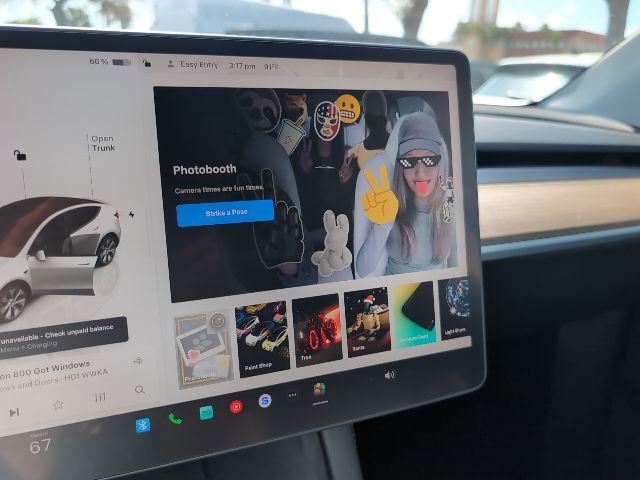 Used 2023 Tesla Model Y Long Range image 17