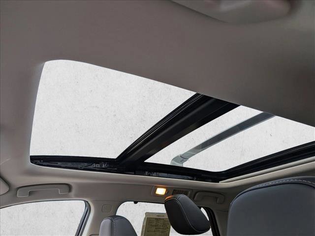 Used 2025 Nissan Pathfinder Platinum w/ Cargo Package image 17