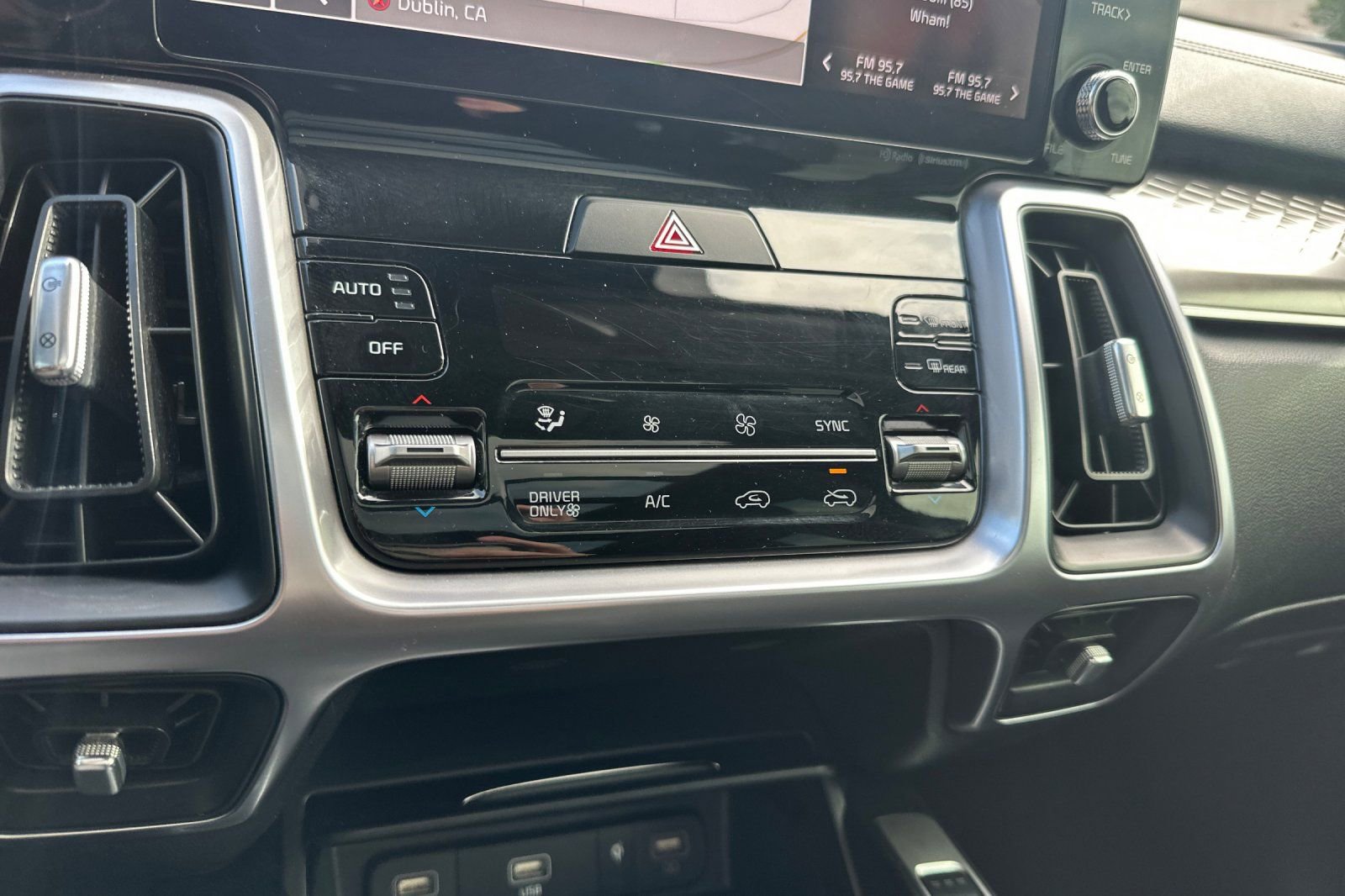 Used 2024 Kia Sorento EX w/ Panoramic Sunroof Package AWD/4WD image 28