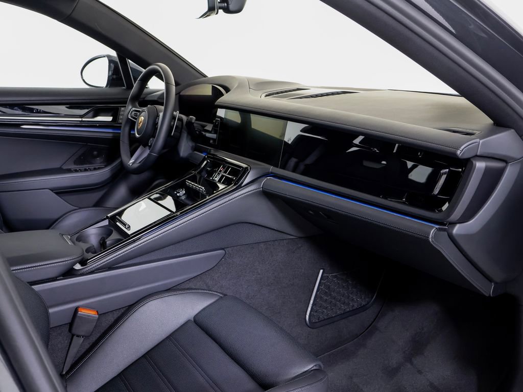 Certified 2025 Porsche Panamera 4 AWD/4WD image 7